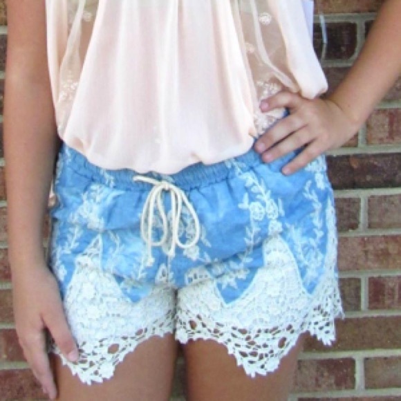 Pants - Lace Shorts!!